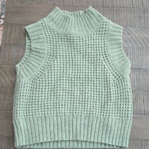 Jessica Simpson Green Sleeveless Knit Top